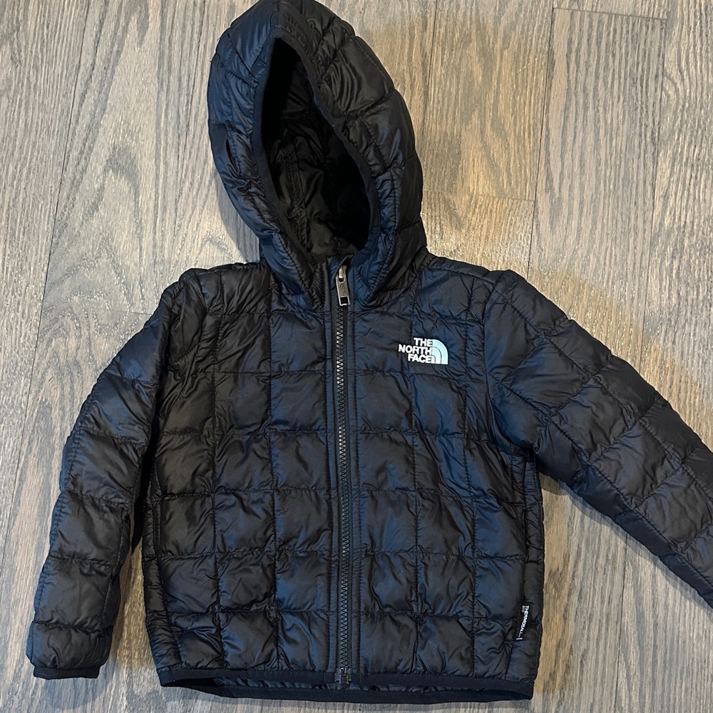 The North Face toddler boy Thermoball jacket 2T